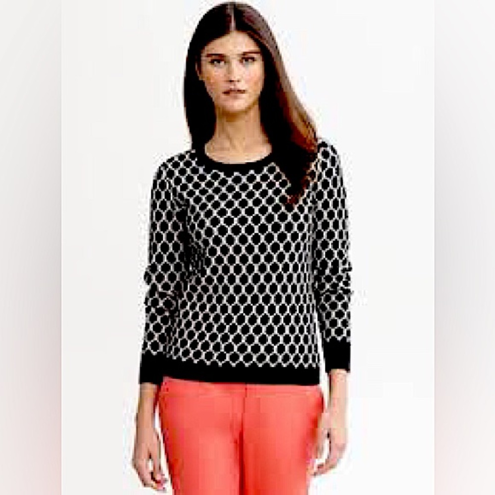 Banana Republic Hexagon/Honeycomb Pattern Black & Cream Sweater Size Small